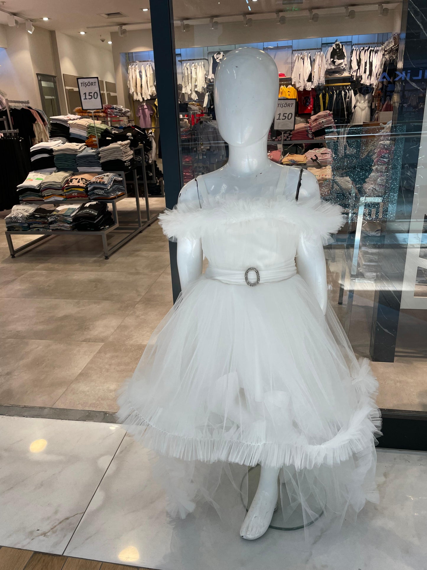 Abiye önü kısa arkası uzun