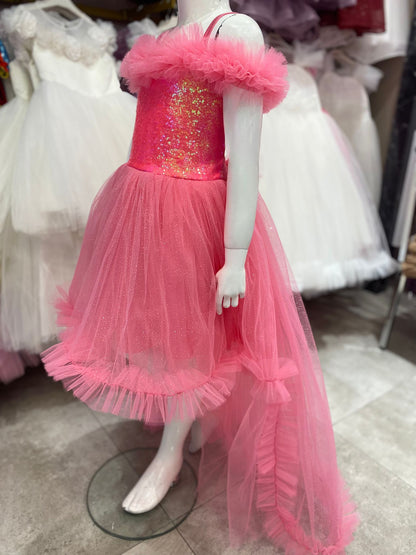 Abiye önü kısa arkası uzun abiye