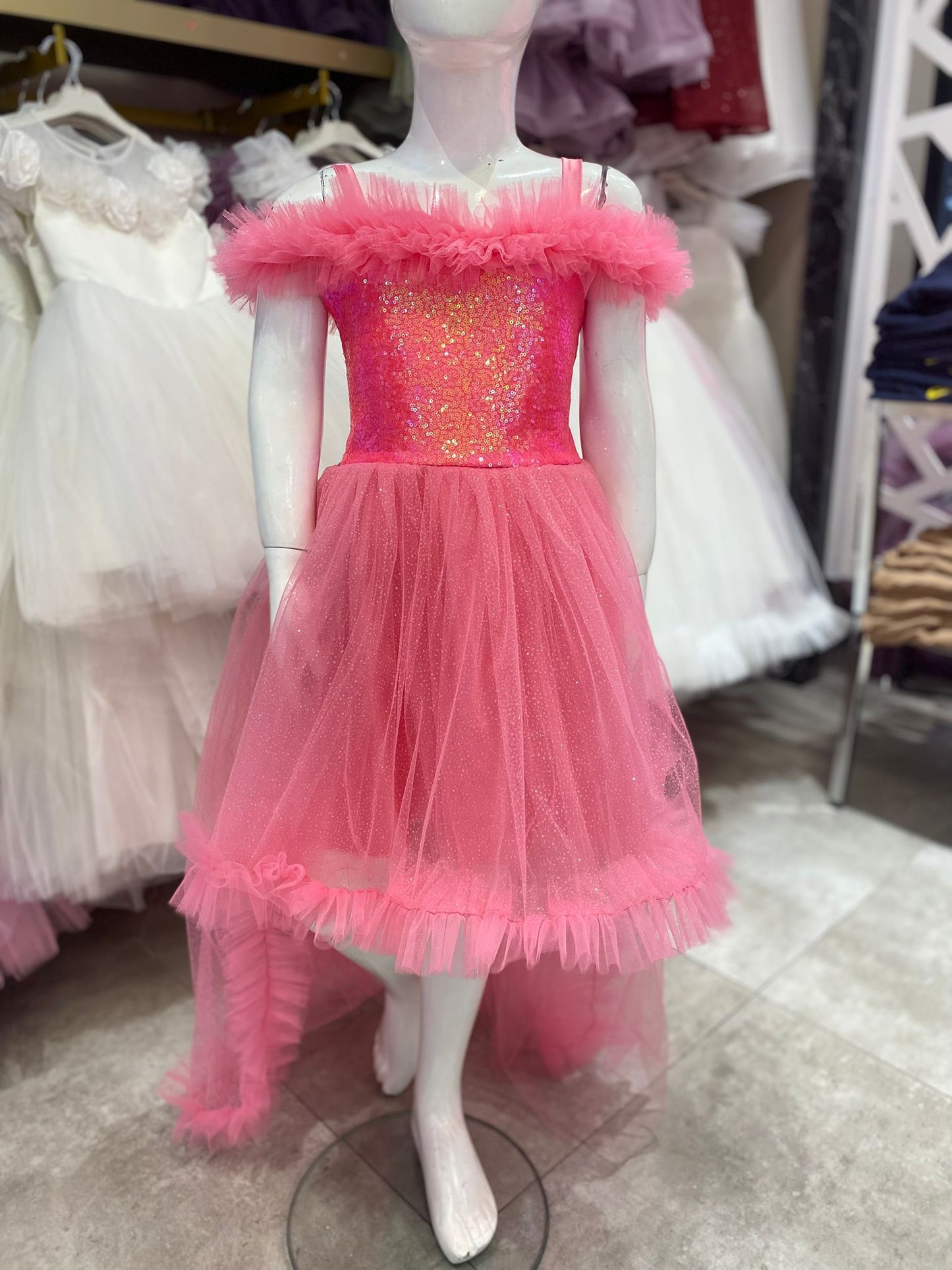 Abiye önü kısa arkası uzun abiye