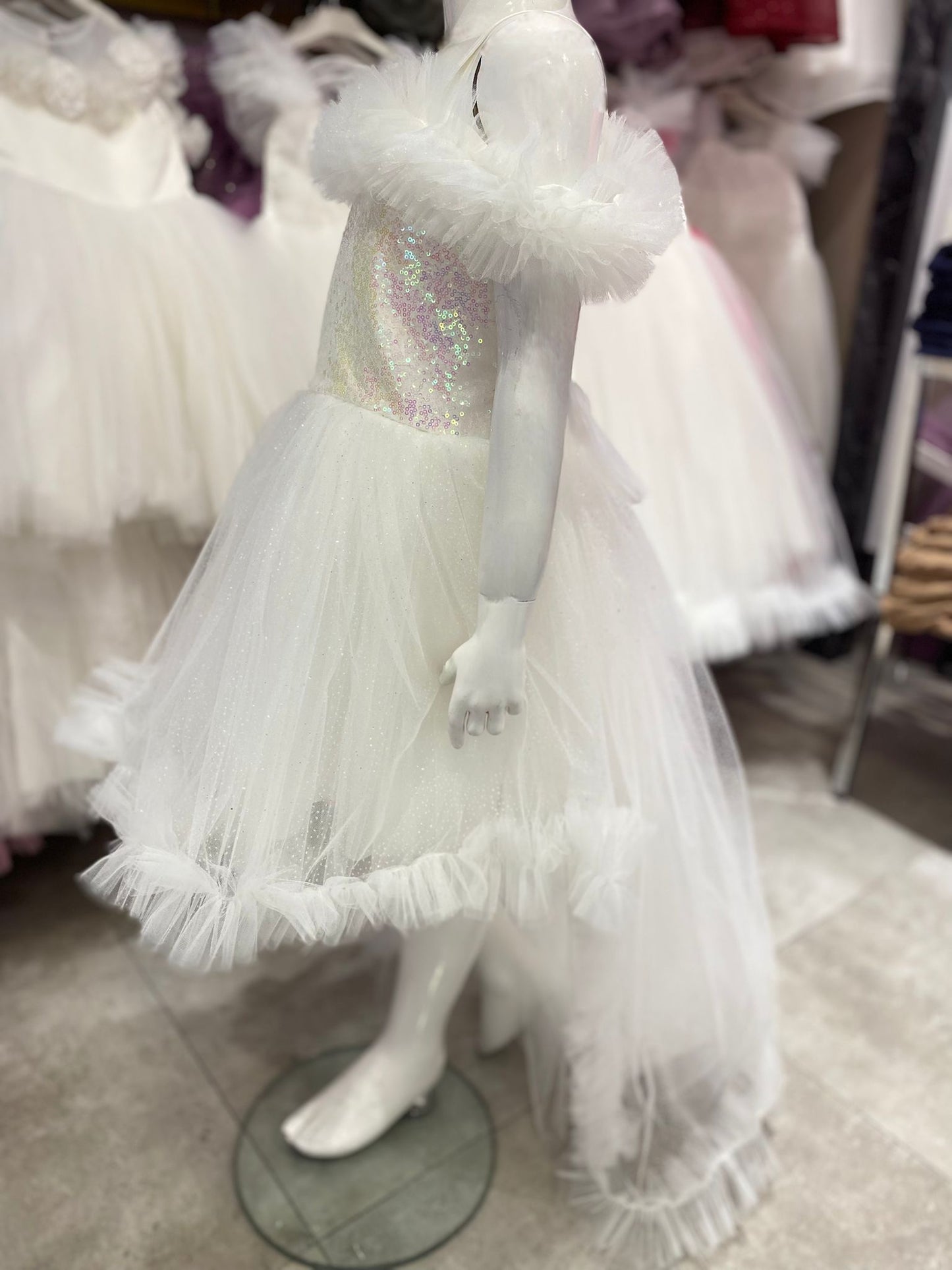 Abiye önü kısa arkası uzun abiye